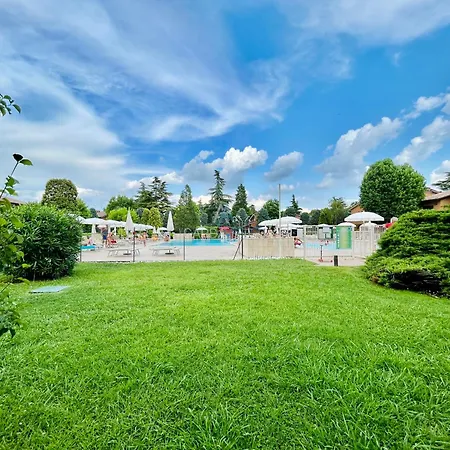 Flora - Piano Terra Immerso Nel In Un A 100m Dal Di Garda Con Piscina Apartament *