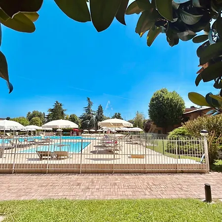 Flora - Piano Terra Immerso Nel In Un A 100m Dal Di Garda Con Piscina * Sirmione
