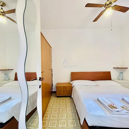 Apartament Flora - Piano Terra Immerso Nel In Un A 100m Dal Di Garda Con Piscina Sirmione