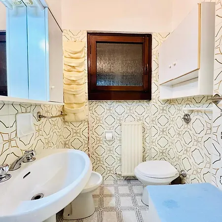 Apartament Flora - Piano Terra Immerso Nel In Un A 100m Dal Di Garda Con Piscina Sirmione