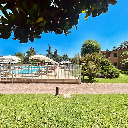 Flora - Piano Terra Immerso Nel In Un A 100m Dal Di Garda Con Piscina Apartament *