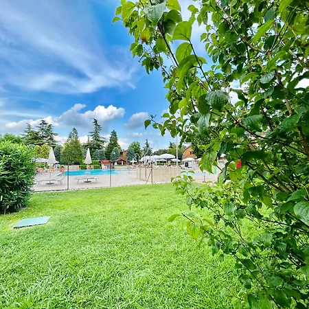 Apartament Flora - Piano Terra Immerso Nel In Un A 100m Dal Di Garda Con Piscina *