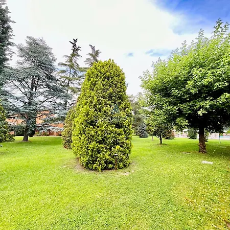 Flora - Piano Terra Immerso Nel In Un A 100m Dal Di Garda Con Piscina *